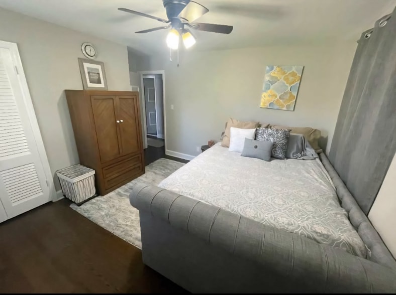 Building Photo - 1042 Interurban Ave