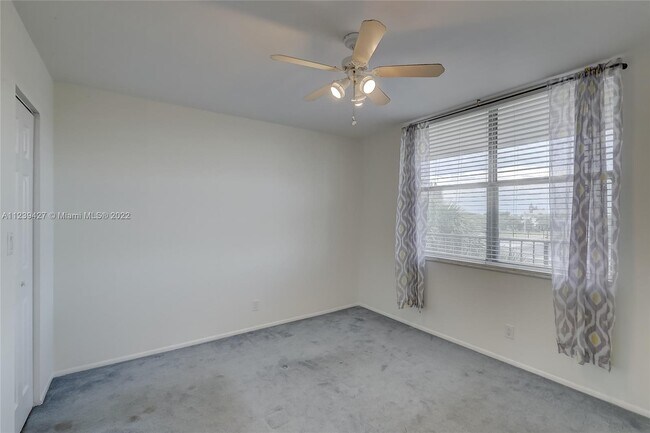 Building Photo - 4501 NE 21st Ave