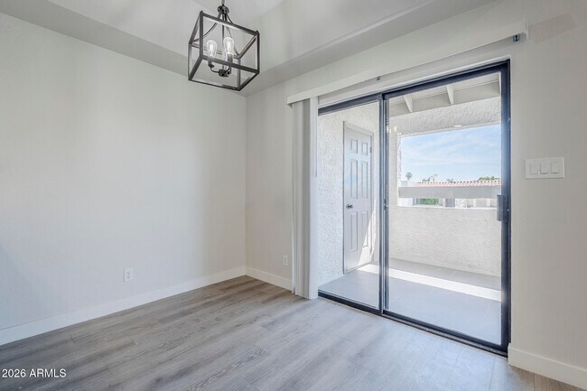 Building Photo - 2959 N 68th Pl