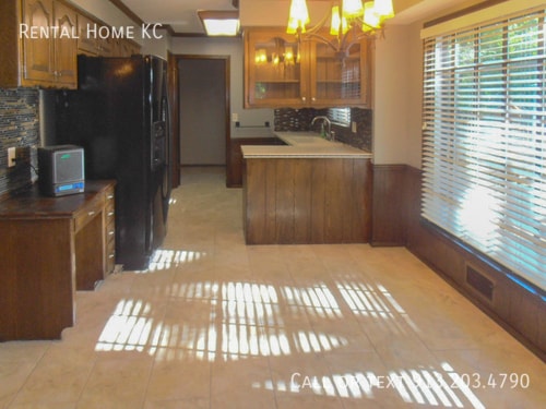 Building Photo - 10047 Lamar-