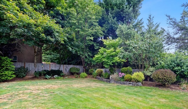 Building Photo - Desirable Oregon City / Luxury Home, High End Amenities, Central Air, Central Vac, Tank-less Hot ...