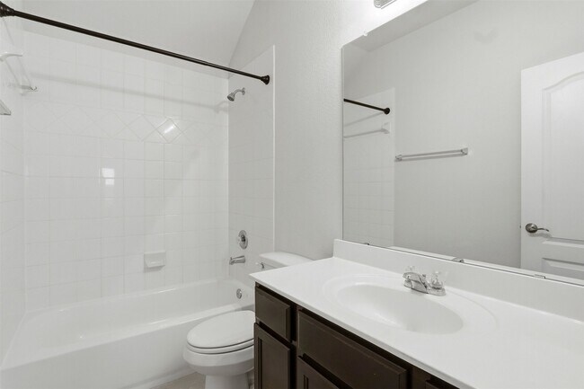 Building Photo - 40704 Guillemont Ln