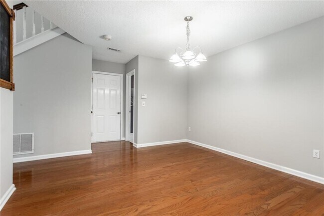 Building Photo - 430 Auldon Ct SE