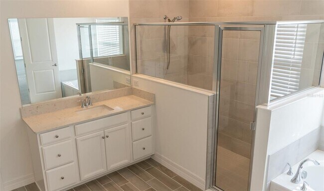 Building Photo - 4140 SE 13th Terrace