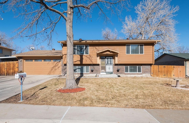 Building Photo - 10093 W Maryland Dr