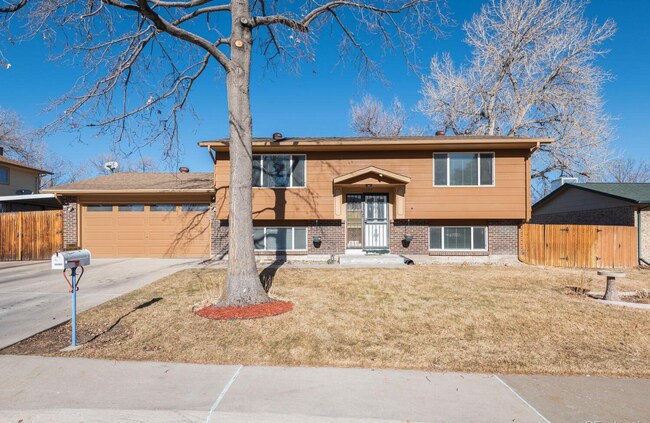 Building Photo - Updated 4 BD House in Sun Valley Estates!