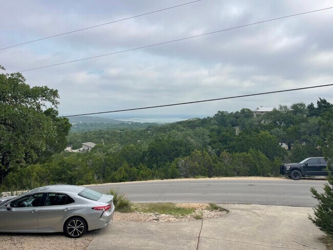 Building Photo - NEW ON MARKET