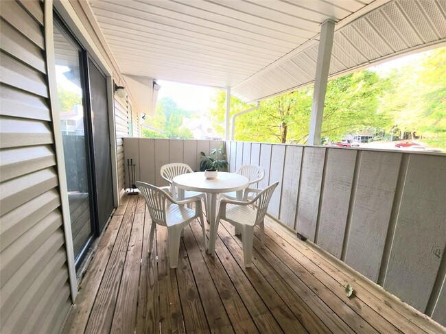 Building Photo - 602 Wynnes Ridge Cir SE