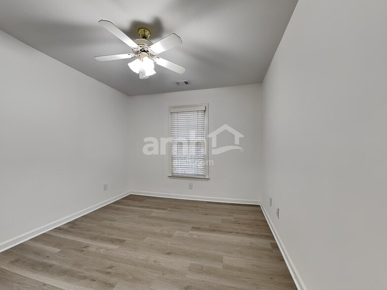 Building Photo - 1335 Killian Shoals Way SW