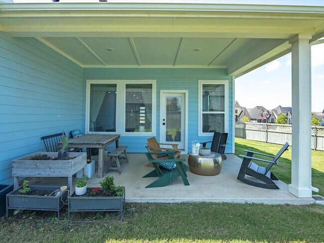 Building Photo - 2240 Lazy Dog Ln