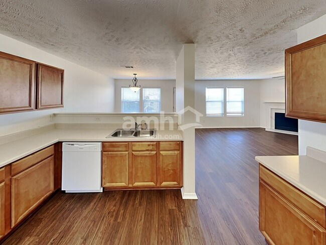 Building Photo - 1513 Clayton Dr