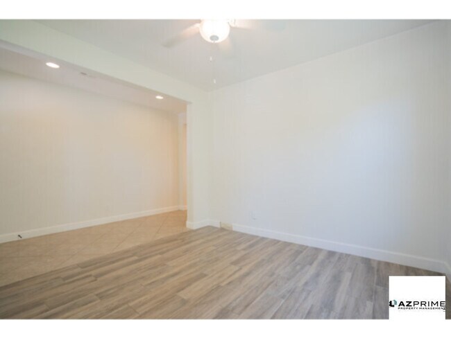 Building Photo - Experience the Allure of Vistancia Village...