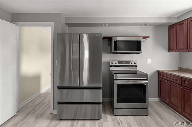 Building Photo - 273 Division St