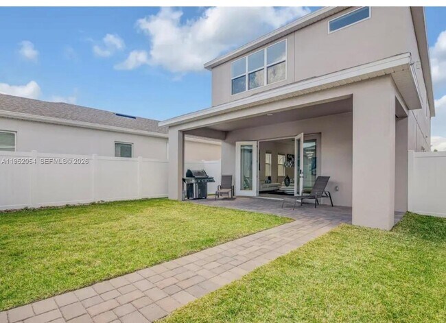 Building Photo - 736 YUKON Ln