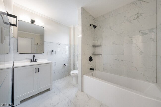 Building Photo - 71 Broad St