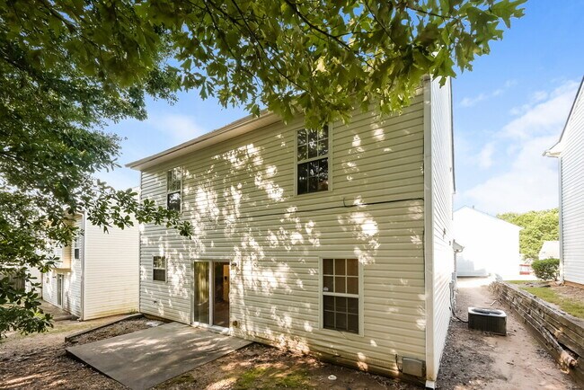 Building Photo - 154 Springbottom Dr SE