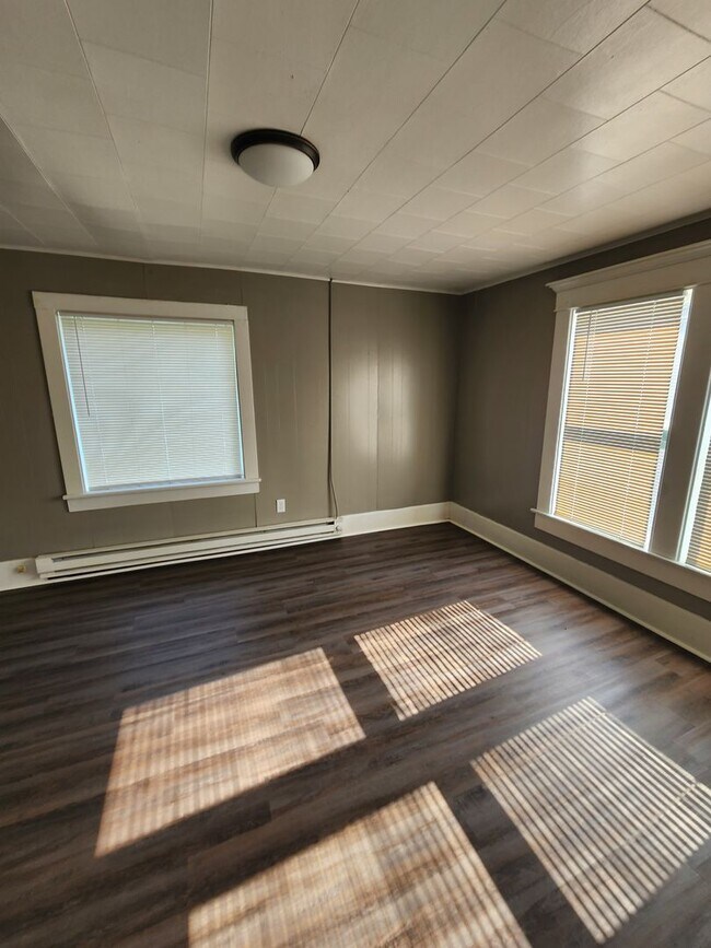 Building Photo - 312 01-1/2 11th Street