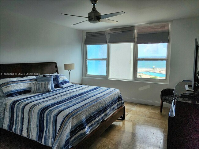 Building Photo - 3505 S Ocean Dr