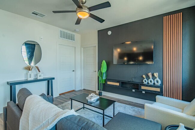 Building Photo - 15501 N Dial Blvd