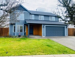 Building Photo - 812 Lark Dr