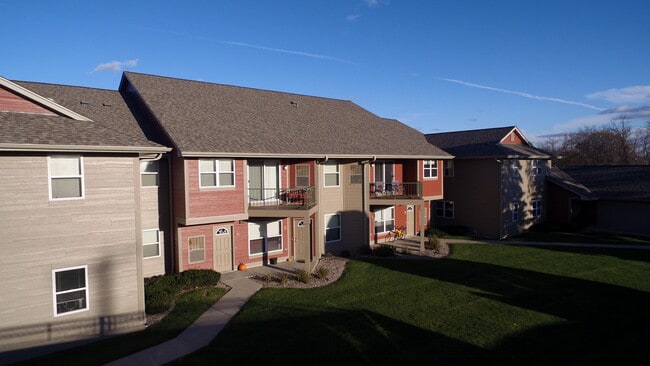 Building Photo - N67W24937 Stonegate Ct