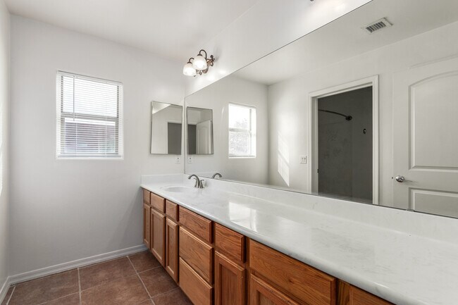 Building Photo - 10335 N Tall Cotton Dr