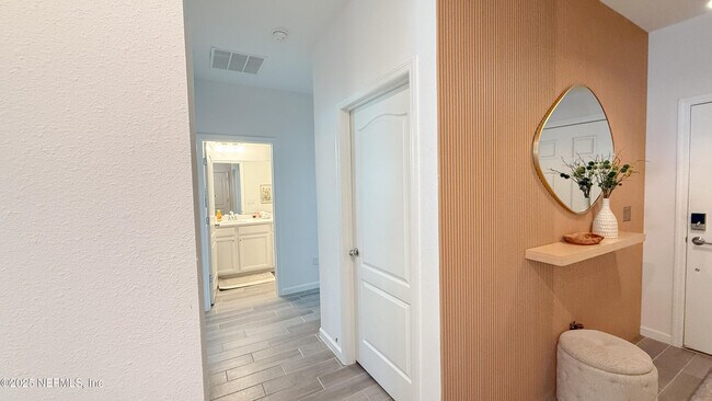 Building Photo - 1790 Mathews Manor Dr