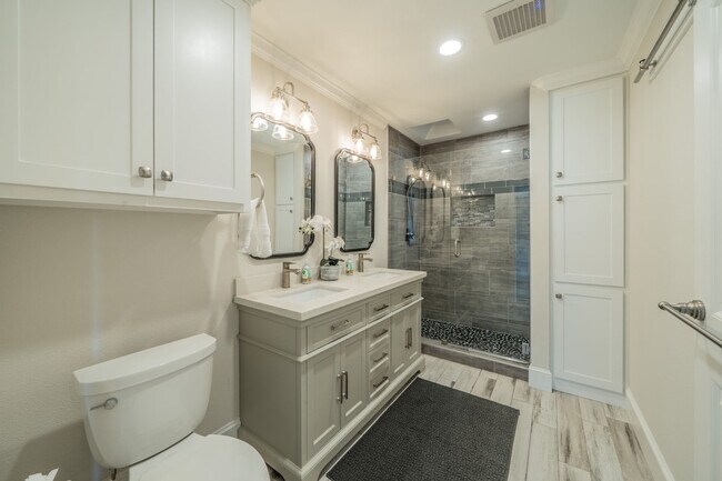 Building Photo - 11501 Custer Trail