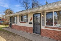 Building Photo - Remodeled 1 Bedroom 1 Bathroom with Easy Access  to Aurora Central and Downtown Denver!