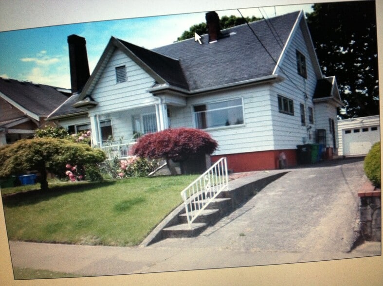 Primary Photo - 3213 NE 11th Ave