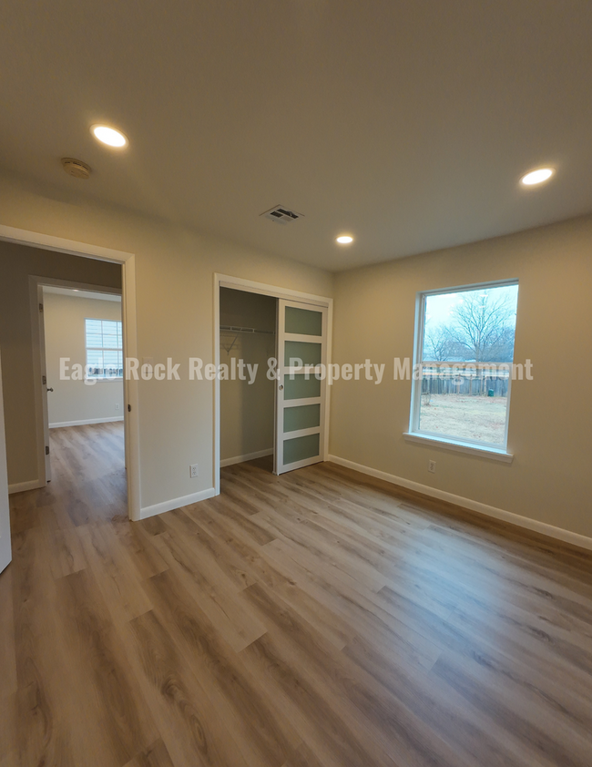 Building Photo - Newly Renovated South Tulsa Home for Rent ...