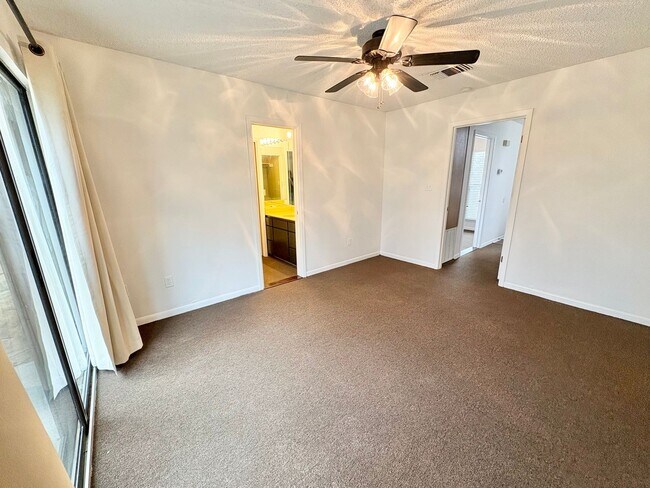 Building Photo - Tranquil 2BD/3BA Townhouse with Wildlife Views & Hill Country Charm!