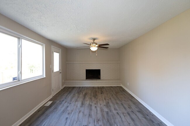 Building Photo - 4 bed 2.5 bath 2 story home with full deck located in Decatur Township