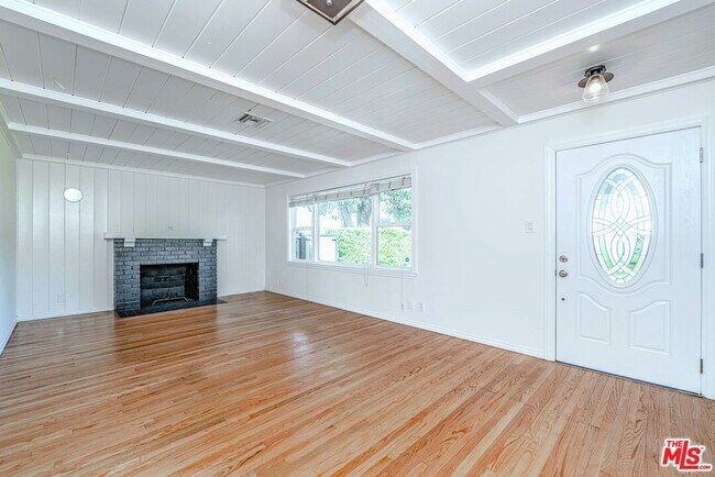 Building Photo - 5353 Don Pio Dr