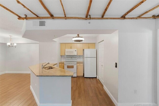 Building Photo - 3673 NW Adriatic Ln