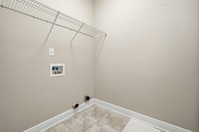 Building Photo - 1949 Mooring Dr