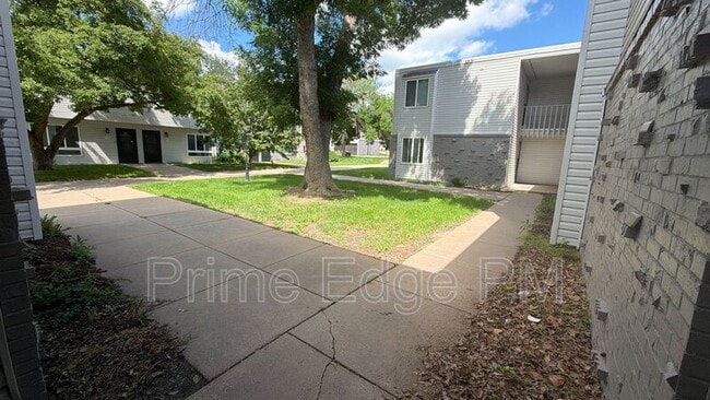 Building Photo - 6235 Holdrege-D5