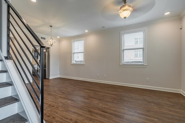 Building Photo - 84 N Rembert St