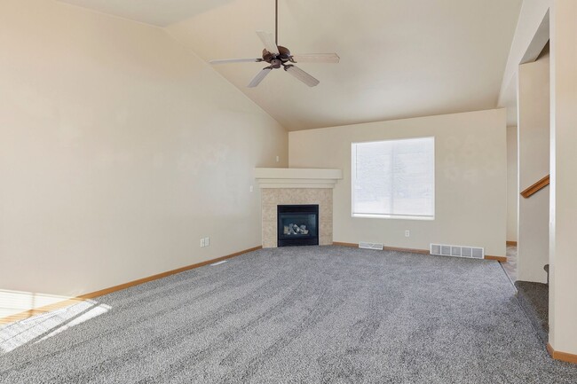 Building Photo - 912/914 Hartzheim Drive