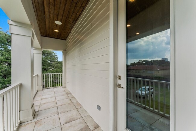 Building Photo - 426 Marshall St