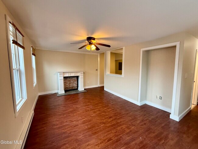 Building Photo - 751 Hudson Ave