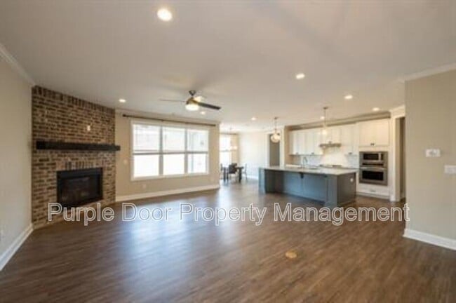 Building Photo - 318 Timbercreek Dr