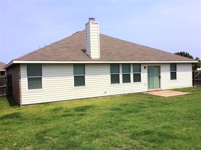 Building Photo - 201 Rambling Way