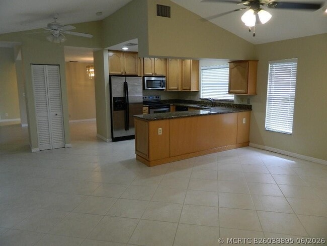 Building Photo - 4002 NW 73rd Ave