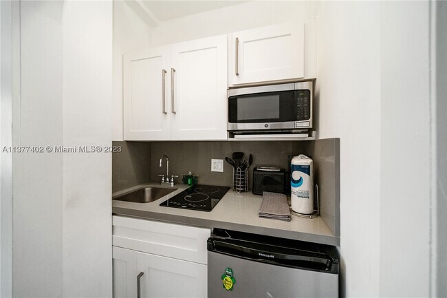 Building Photo - 7300 Ocean 110