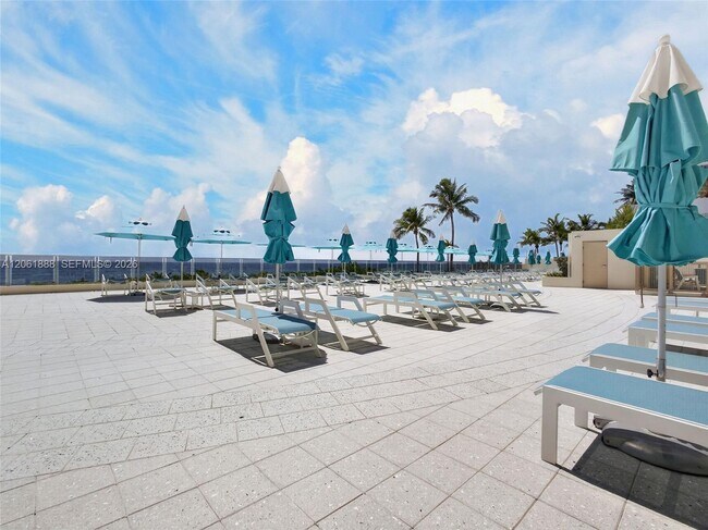 Building Photo - 2501 S Ocean Dr