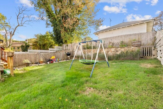 Building Photo - 39 Infield St