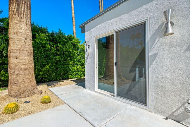 Building Photo - 1155 E Paseo El Mirador