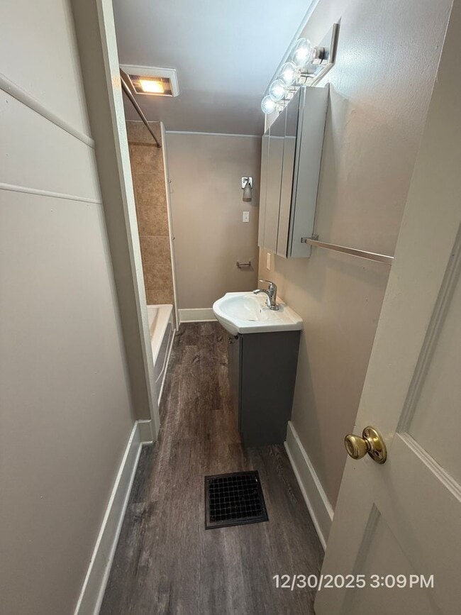 Building Photo - 3422 Smith St