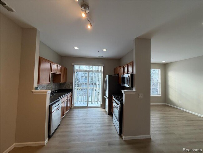 Building Photo - 575 Summerfield Dr